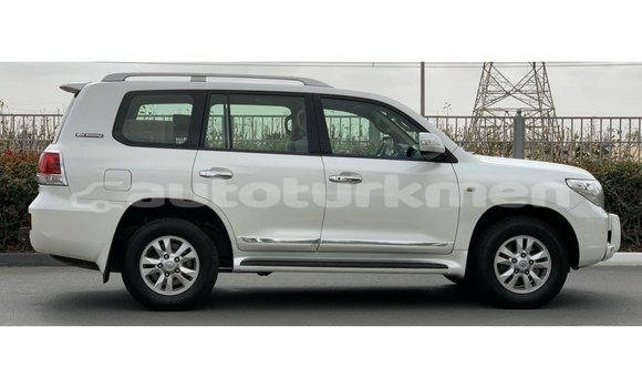 Buy Import Toyota Land Cruiser White Car in Import - Dubai in Ahal Buy Import Toyota Land Cruiser White Car in Import - Dubai in Ahal