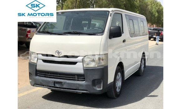 Buy Import Toyota Hiace White Car in Import - Dubai in Ahal