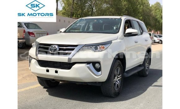 Buy Import Toyota Fortuner White Car in Import - Dubai in Ahal