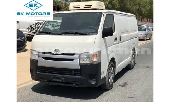 Buy Import Toyota Hiace White Car in Import - Dubai in Ahal
