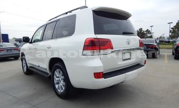 Buy Used Toyota Land Cruiser White Car in Dushak in Ahal Buy Used Toyota Land Cruiser White Car in Dushak in Ahal