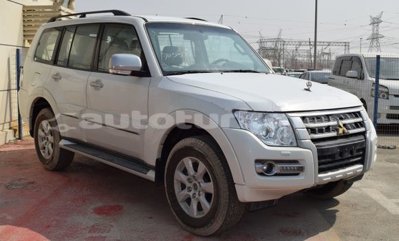 Buy Import Mitsubishi Pajero White Car in Import - Dubai in Ahal