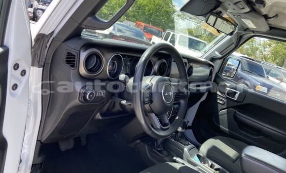 Buy Used Jeep Wrangler White Car in Baherden in Ahal Buy Used Jeep Wrangler White Car in Baherden in Ahal