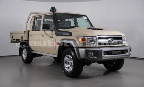 Buy Used Toyota Land Cruiser White Car in Asgabat in Asgabat Buy Used Toyota Land Cruiser White Car in Asgabat in Asgabat