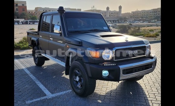 Buy Used Toyota Land Cruiser White Car in Asgabat in Asgabat Buy Used Toyota Land Cruiser White Car in Asgabat in Asgabat