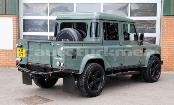 Buy Used Land Rover Defender Green Car in Asgabat in Asgabat Buy Used Land Rover Defender Green Car in Asgabat in Asgabat