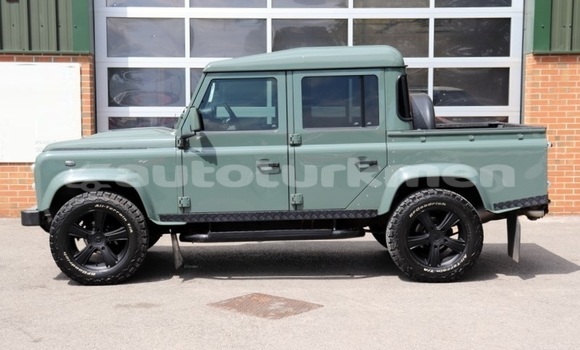 Buy Used Land Rover Defender Green Car in Asgabat in Asgabat Buy Used Land Rover Defender Green Car in Asgabat in Asgabat