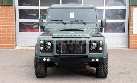 Buy Used Land Rover Defender Green Car in Asgabat in Asgabat Buy Used Land Rover Defender Green Car in Asgabat in Asgabat