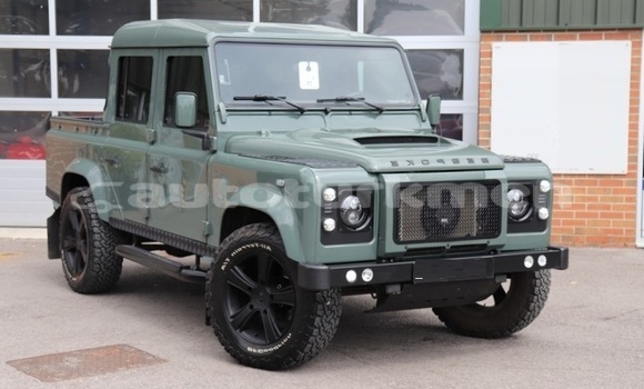 Buy Used Land Rover Defender Green Car in Asgabat in Asgabat Buy Used Land Rover Defender Green Car in Asgabat in Asgabat