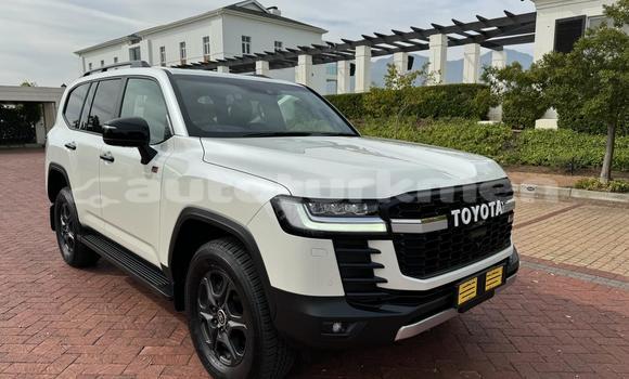 Buy Used Toyota Land Cruiser White Car in Asgabat in Asgabat Buy Used Toyota Land Cruiser White Car in Asgabat in Asgabat