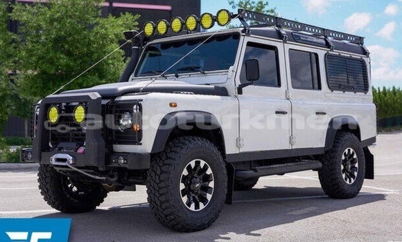 Buy Used Land Rover Defender White Car in Asgabat in Asgabat