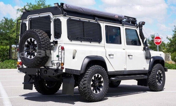 Buy Used Land Rover Defender White Car in Asgabat in Asgabat Buy Used Land Rover Defender White Car in Asgabat in Asgabat