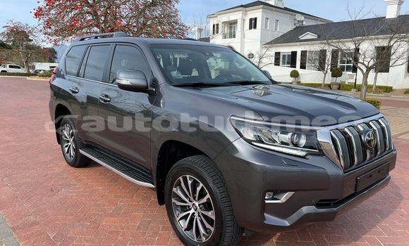 Buy Used Toyota Land Cruiser Prado Blue Car in Asgabat in Asgabat