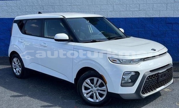 Buy Used Kia Soul White Car in Asgabat in Asgabat