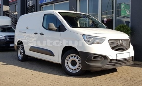 Buy Used Opel Combo White Car in Asgabat in Asgabat