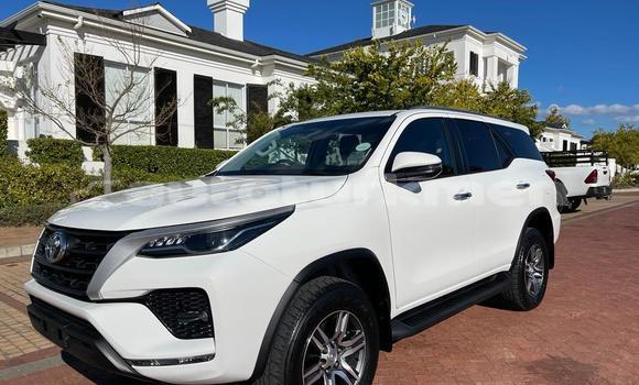 Buy Used Toyota Fortuner White Car in Asgabat in Asgabat Buy Used Toyota Fortuner White Car in Asgabat in Asgabat