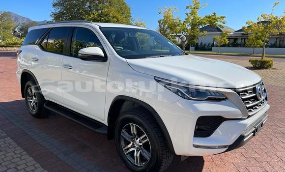 Buy Used Toyota Fortuner White Car in Asgabat in Asgabat Buy Used Toyota Fortuner White Car in Asgabat in Asgabat