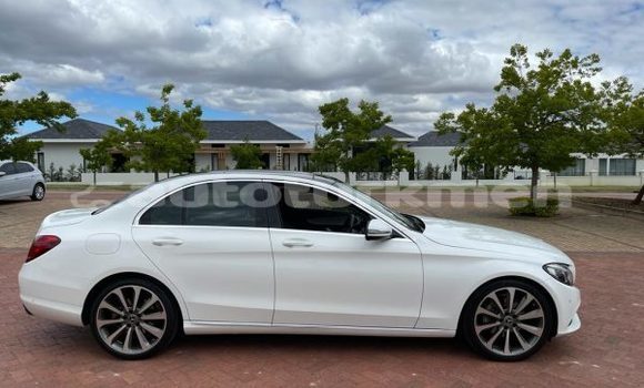 Buy Used Mercedes-Benz C250 coupe White Car in Eloten in Mari Buy Used Mercedes-Benz C250 coupe White Car in Eloten in Mari
