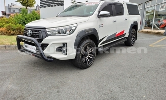 Buy Used Toyota Hilux White Car in Asgabat in Asgabat Buy Used Toyota Hilux White Car in Asgabat in Asgabat