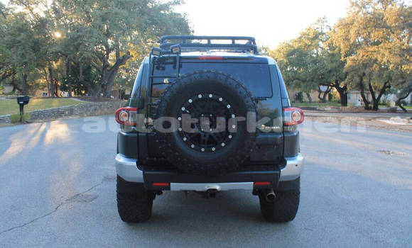 Buy Used Toyota FJ Cruiser Green Car in Asgabat in Asgabat Buy Used Toyota FJ Cruiser Green Car in Asgabat in Asgabat