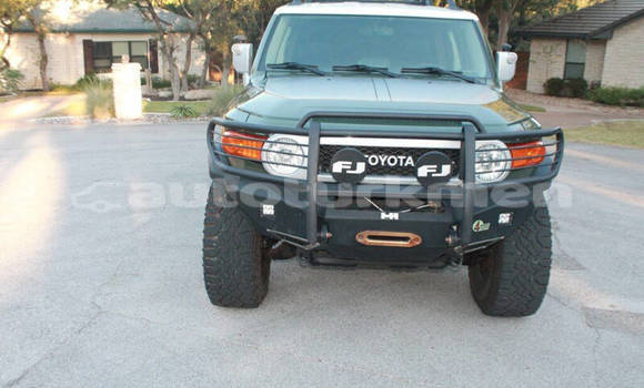 Buy Used Toyota FJ Cruiser Green Car in Asgabat in Asgabat Buy Used Toyota FJ Cruiser Green Car in Asgabat in Asgabat