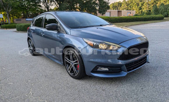 Buy Used Ford Focus Blue Car in Asgabat in Asgabat