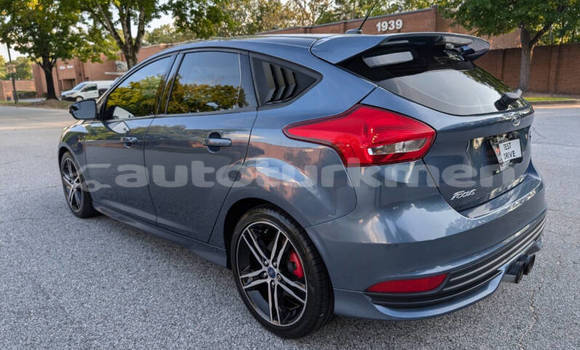 Buy Used Ford Focus Blue Car in Asgabat in Asgabat Buy Used Ford Focus Blue Car in Asgabat in Asgabat