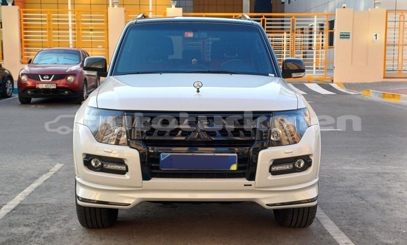 Buy Used Mitsubishi Pajero White Car in Asgabat in Asgabat Buy Used Mitsubishi Pajero White Car in Asgabat in Asgabat