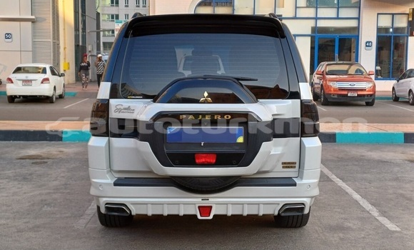 Buy Used Mitsubishi Pajero White Car in Asgabat in Asgabat Buy Used Mitsubishi Pajero White Car in Asgabat in Asgabat