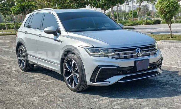 Buy Used Volkswagen Tiguan Silver Car in Asgabat in Asgabat Buy Used Volkswagen Tiguan Silver Car in Asgabat in Asgabat
