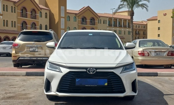 Buy Used Toyota Yaris White Car in Asgabat in Asgabat Buy Used Toyota Yaris White Car in Asgabat in Asgabat