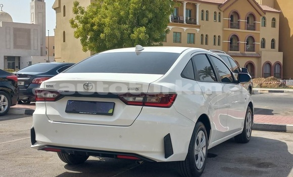 Buy Used Toyota Yaris White Car in Asgabat in Asgabat Buy Used Toyota Yaris White Car in Asgabat in Asgabat