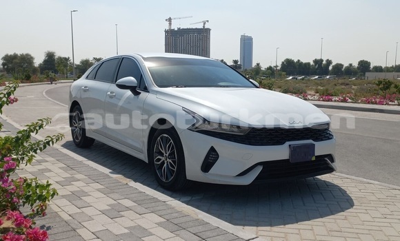 Buy Used Kia K5 White Car in Dushak in Ahal Buy Used Kia K5 White Car in Dushak in Ahal