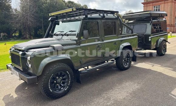 Buy Used Land Rover Defender Green Car in Asgabat in Asgabat Buy Used Land Rover Defender Green Car in Asgabat in Asgabat