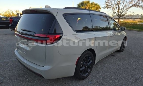 Buy Used Chrysler Pacifica White Car in Asgabat in Asgabat Buy Used Chrysler Pacifica White Car in Asgabat in Asgabat