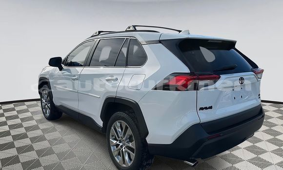 Buy Used Toyota RAV4 White Car in Adyndaky in Balkan Buy Used Toyota RAV4 White Car in Adyndaky in Balkan