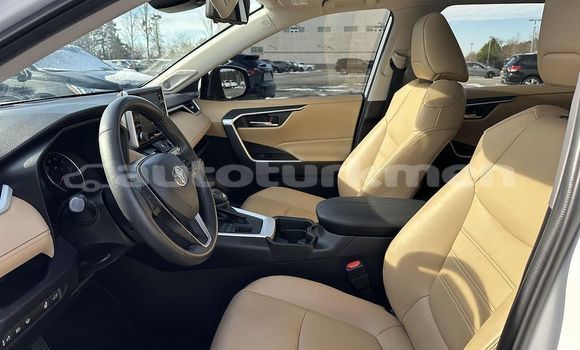 Buy Used Toyota RAV4 White Car in Adyndaky in Balkan Buy Used Toyota RAV4 White Car in Adyndaky in Balkan