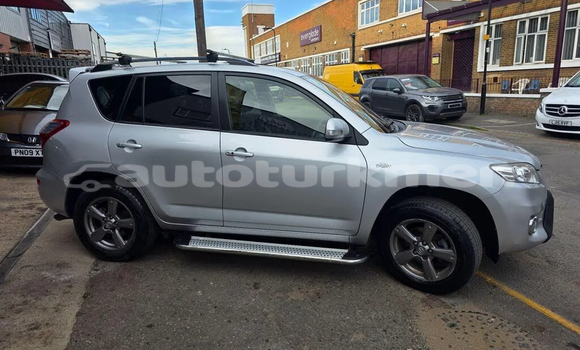 Buy Used Toyota RAV4 White Car in Asgabat in Asgabat Buy Used Toyota RAV4 White Car in Asgabat in Asgabat