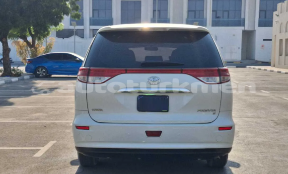 Buy Used Toyota Previa White Car in Asgabat in Asgabat Buy Used Toyota Previa White Car in Asgabat in Asgabat