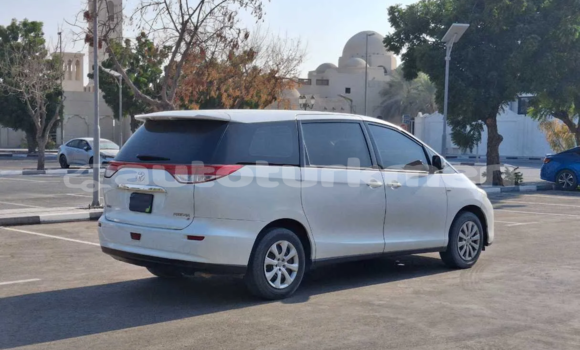 Buy Used Toyota Previa White Car in Asgabat in Asgabat Buy Used Toyota Previa White Car in Asgabat in Asgabat