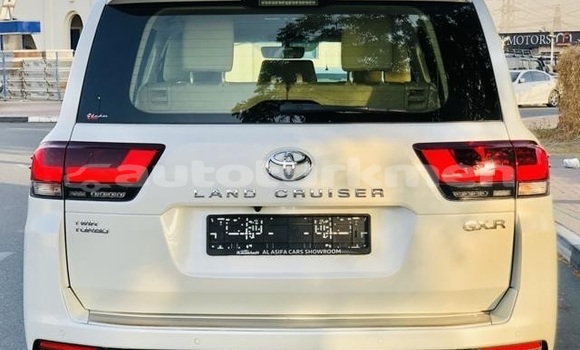 Buy Used Toyota Land Cruiser White Car in Asgabat in Asgabat Buy Used Toyota Land Cruiser White Car in Asgabat in Asgabat
