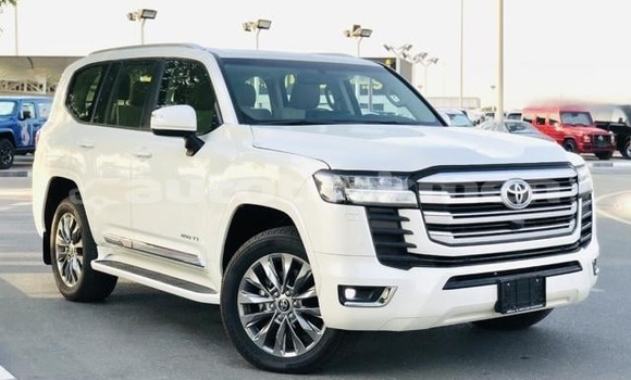 Buy Used Toyota Land Cruiser White Car in Asgabat in Asgabat Buy Used Toyota Land Cruiser White Car in Asgabat in Asgabat