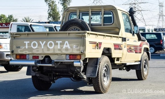 Buy Import Toyota Land Cruiser Beige Car in Import - Dubai in Ahal Buy Import Toyota Land Cruiser Beige Car in Import - Dubai in Ahal
