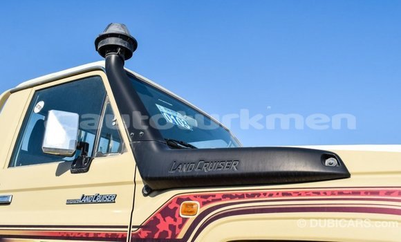 Buy Import Toyota Land Cruiser Beige Car in Import - Dubai in Ahal Buy Import Toyota Land Cruiser Beige Car in Import - Dubai in Ahal