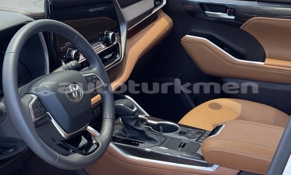 Buy New Toyota Highlander White Car in Asgabat in Asgabat Buy New Toyota Highlander White Car in Asgabat in Asgabat