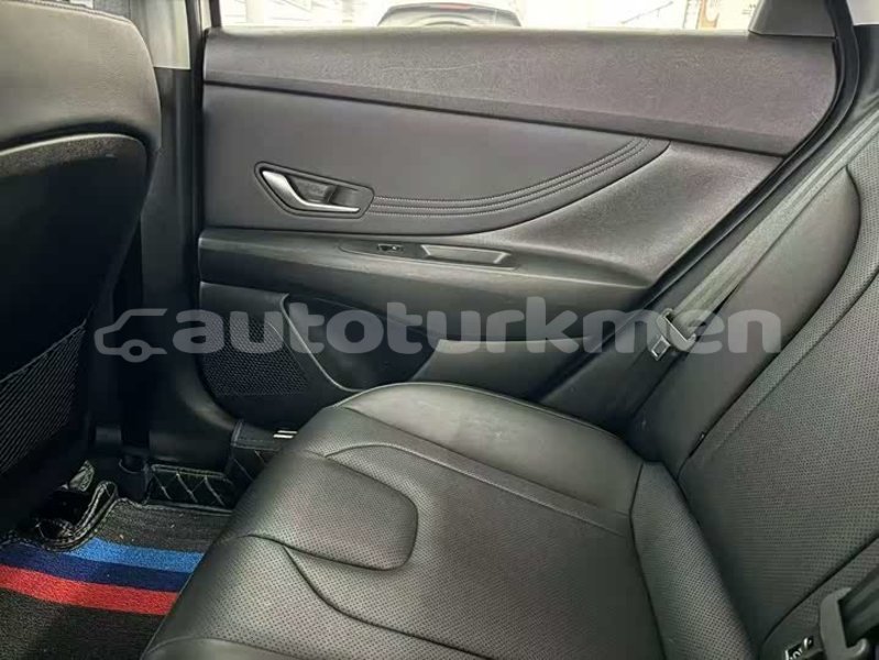 Big with watermark hyundai elantra ahal import dubai 4272