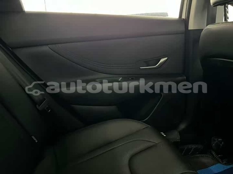 Big with watermark hyundai elantra ahal import dubai 4272