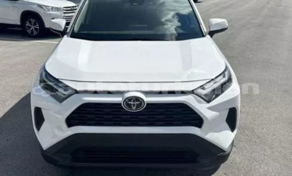 Buy Used Toyota RAV4 White Car in Annau in Ahal