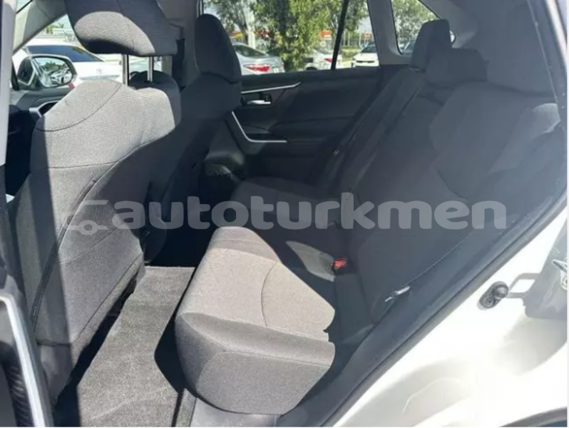 Big with watermark toyota rav4 ahal annau 4280