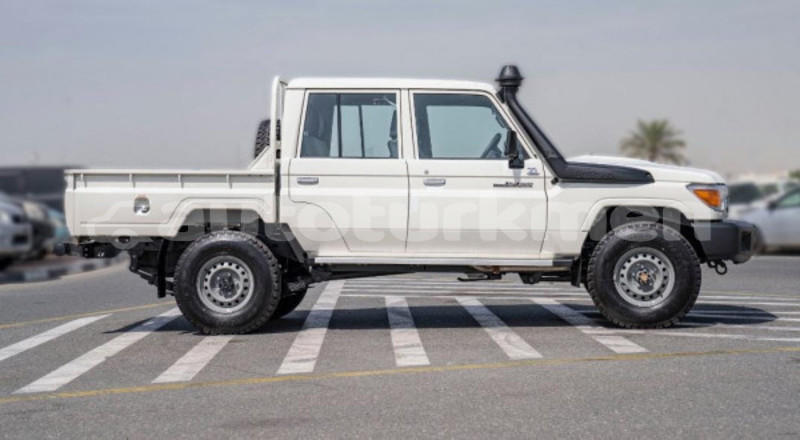 Big with watermark toyota land cruiser asgabat asgabat 4281